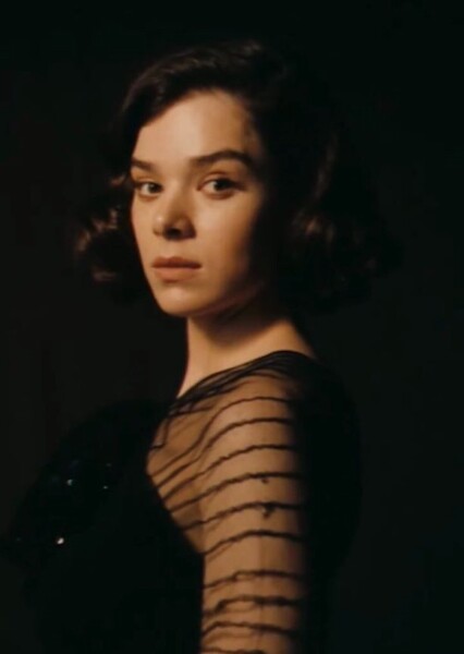 Hailee Steinfeld photo