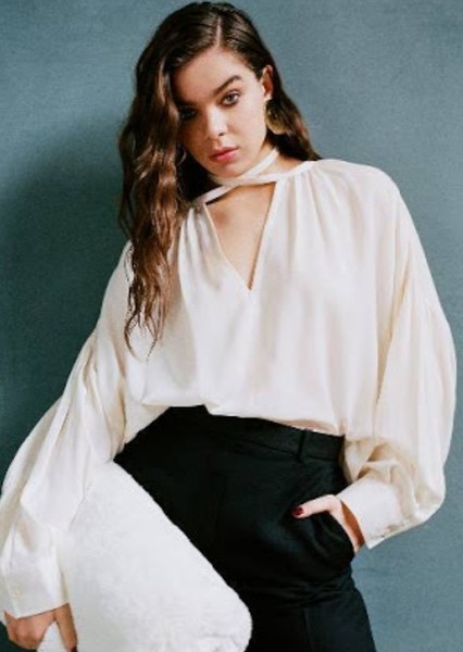 Hailee Steinfeld photo