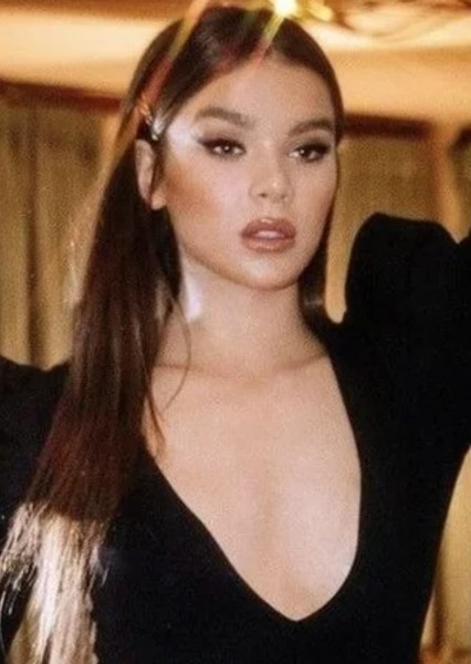 Hailee Steinfeld photo