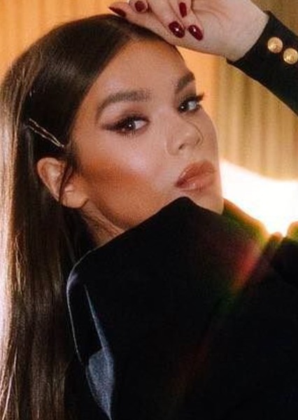 Hailee Steinfeld