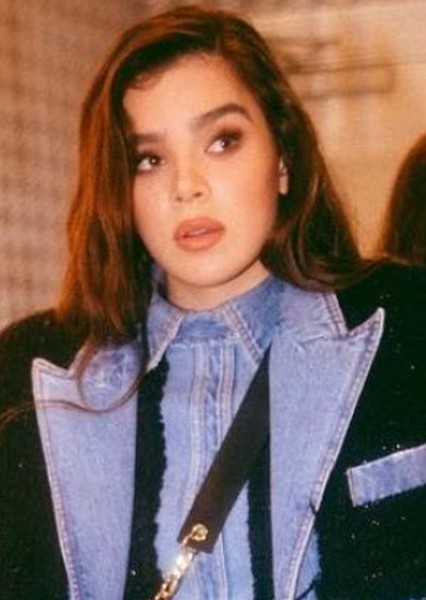 Hailee Steinfeld photo