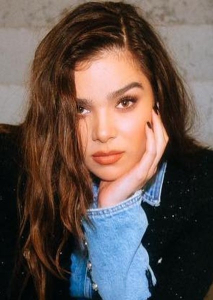 Hailee Steinfeld photo