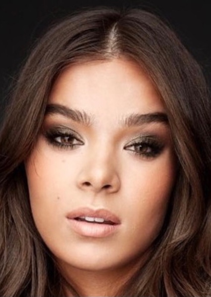 Hailee Steinfeld photo