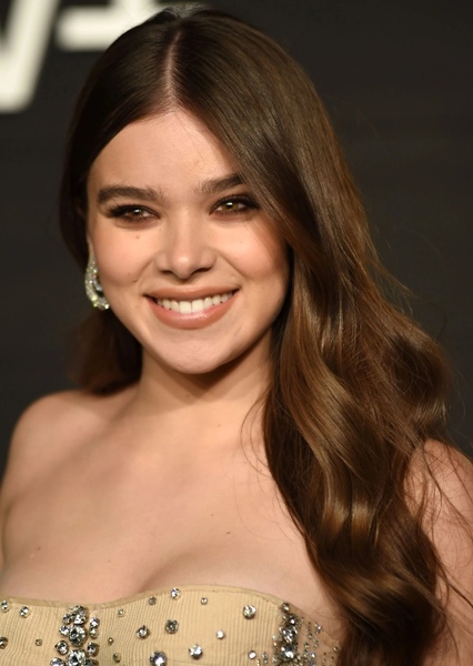 Hailee Steinfeld photo