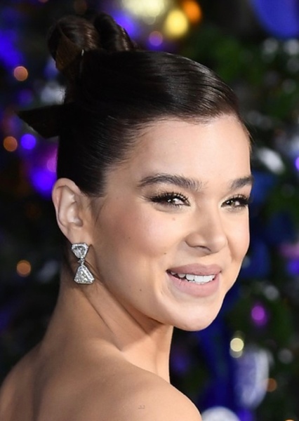 Hailee Steinfeld photo