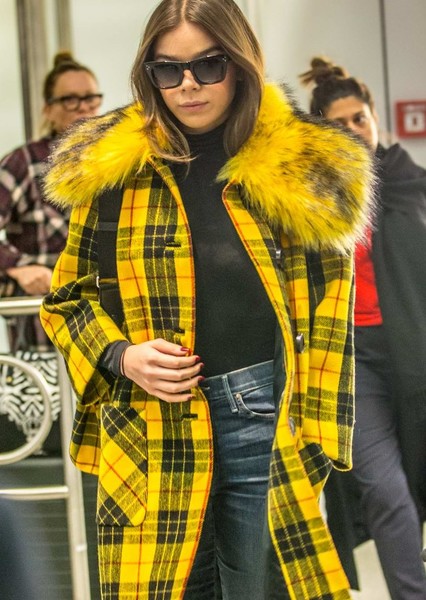 Hailee Steinfeld photo