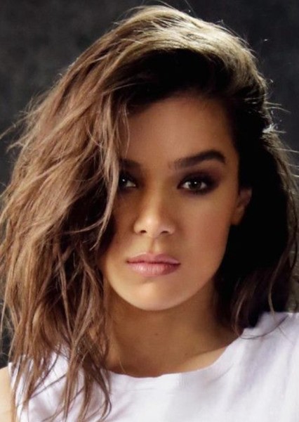 Hailee Steinfeld photo