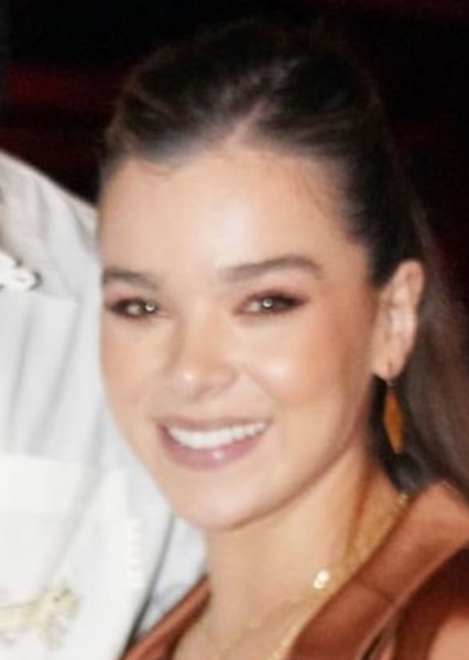 Hailee Steinfeld photo