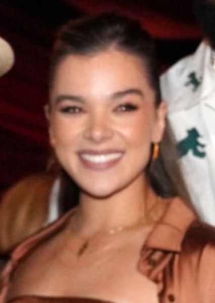 Hailee Steinfeld photo