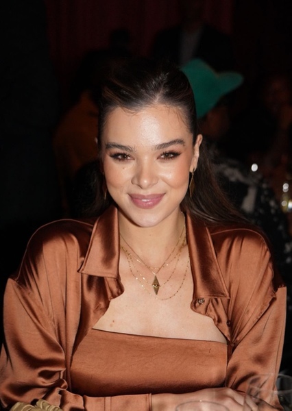 Hailee Steinfeld photo