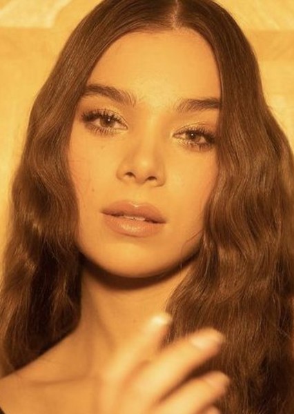 Hailee Steinfeld photo