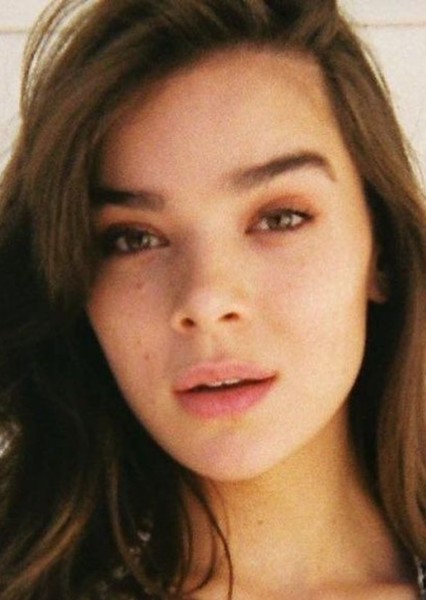 Hailee Steinfeld photo