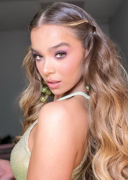 Hailee Steinfeld photo