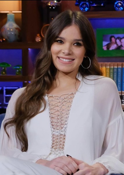 Hailee Steinfeld photo