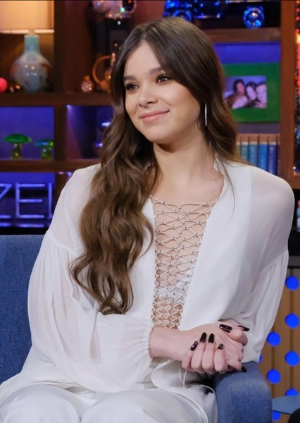 Hailee Steinfeld photo