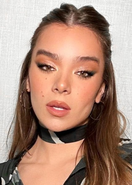 Hailee Steinfeld photo