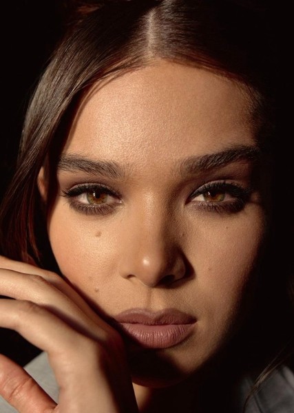 Hailee Steinfeld photo