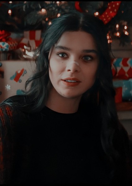 Hailee Steinfeld photo