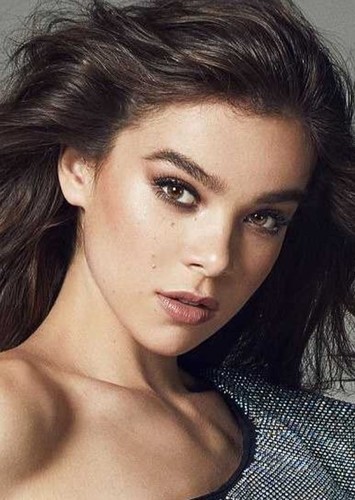 Hailee Steinfeld photo