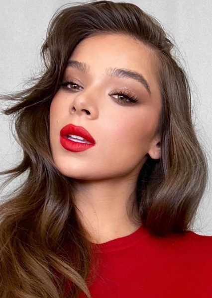 Hailee Steinfeld photo