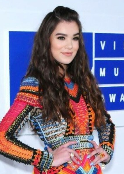 Hailee Steinfeld photo