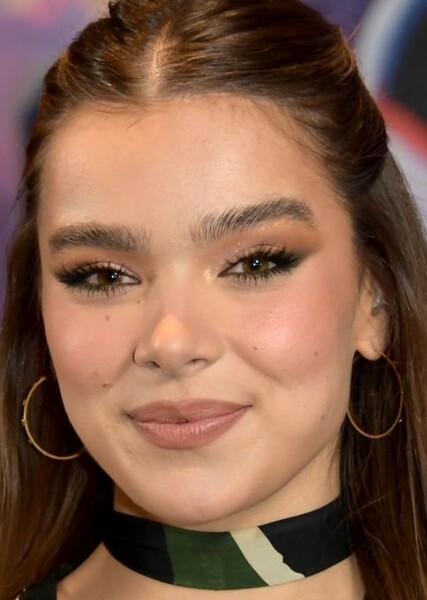 Hailee Steinfeld photo