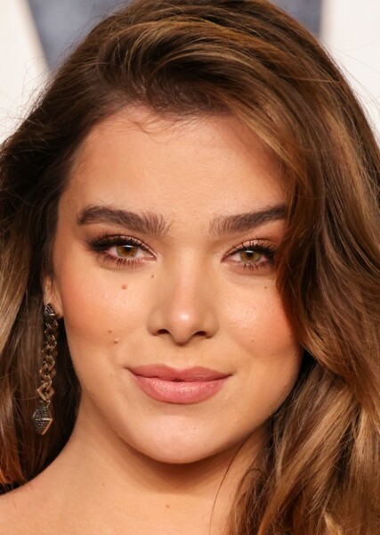 Hailee Steinfeld photo