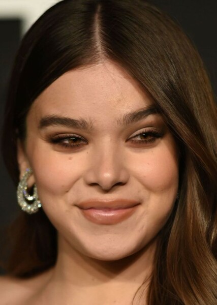 Hailee Steinfeld photo
