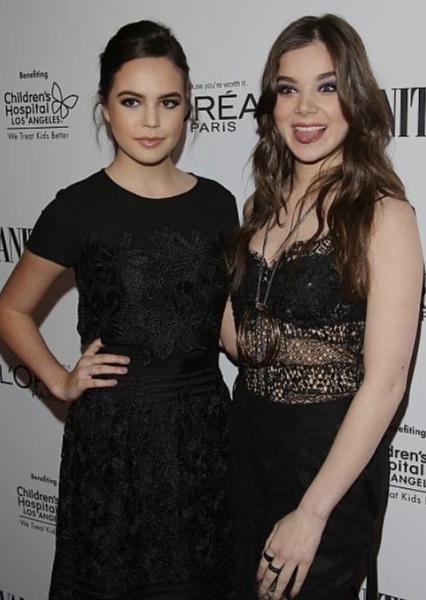 Hailee Steinfeld and Bailee Madison photo