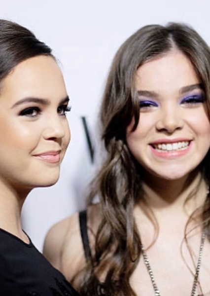 Hailee Steinfeld and Bailee Madison photo