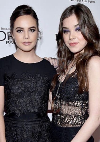 Hailee Steinfeld and Bailee Madison photo