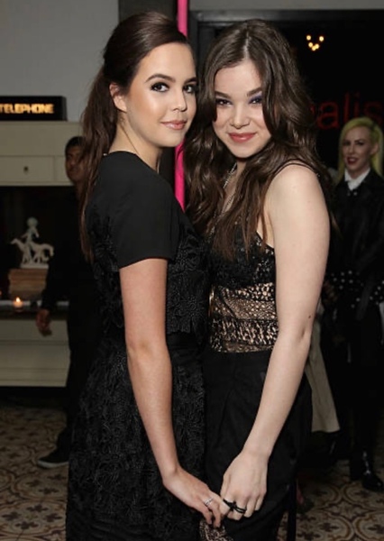 Hailee Steinfeld and Bailee Madison photo