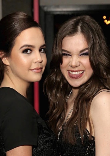 Hailee Steinfeld and Bailee Madison photo