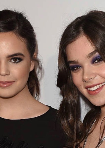 Hailee Steinfeld and Bailee Madison photo