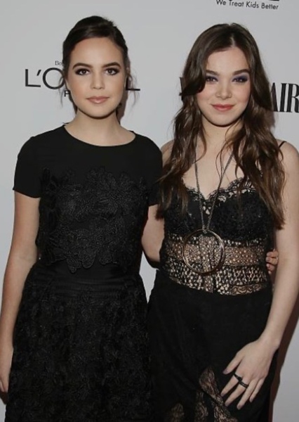 Hailee Steinfeld and Bailee Madison photo