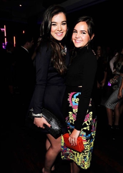 Hailee Steinfeld and Bailee Madison photo