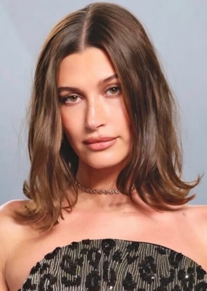 Hailey Bieber photo