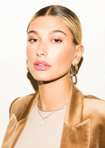 Hailey Bieber