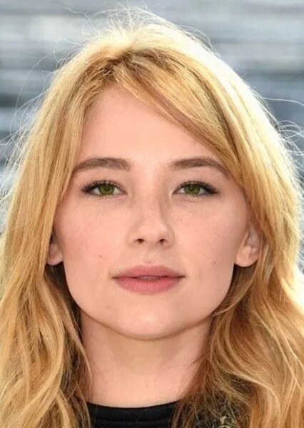 Haley Bennett photo
