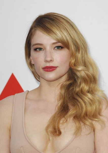 Haley Bennett photo