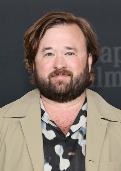 Haley Joel Osment photo