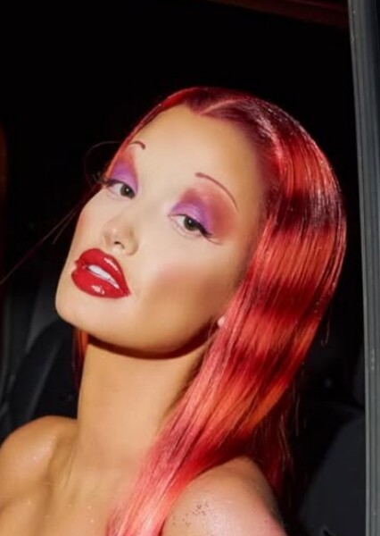Haley Kalil photo