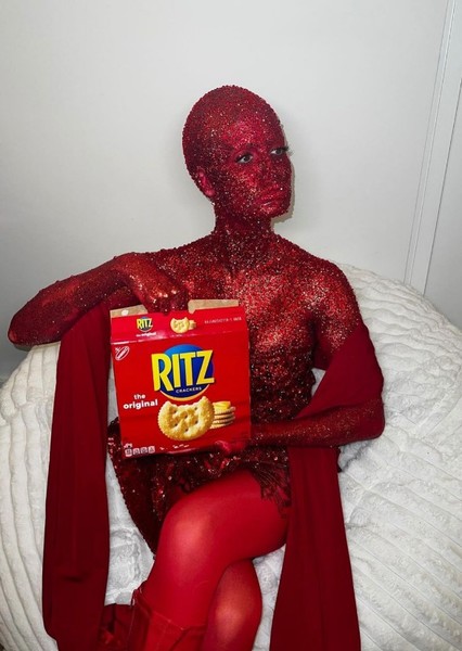 Haley Kalil photo