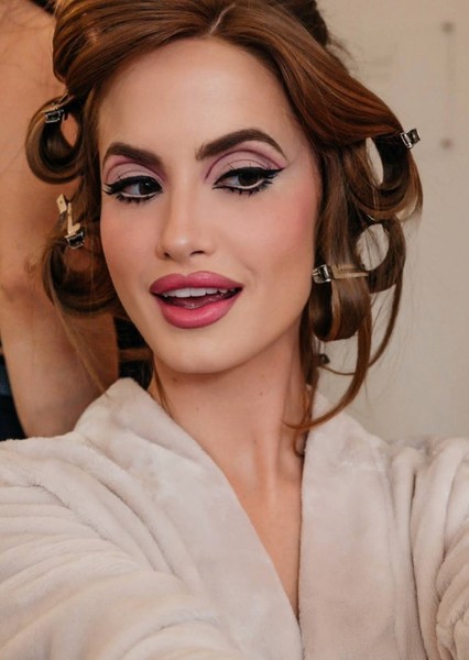 Haley Kalil photo