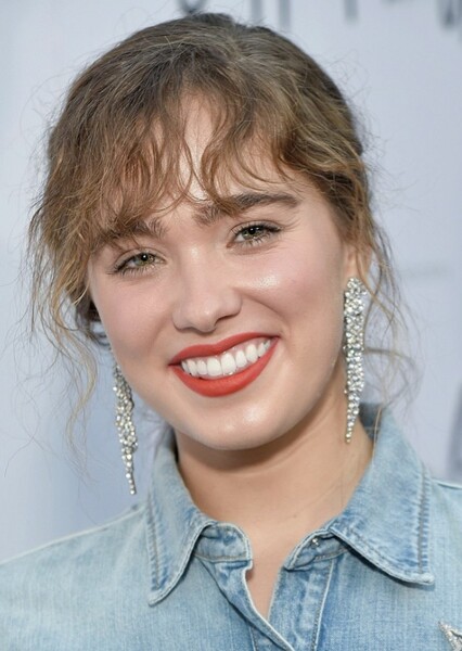 Haley Lu Richardson photo