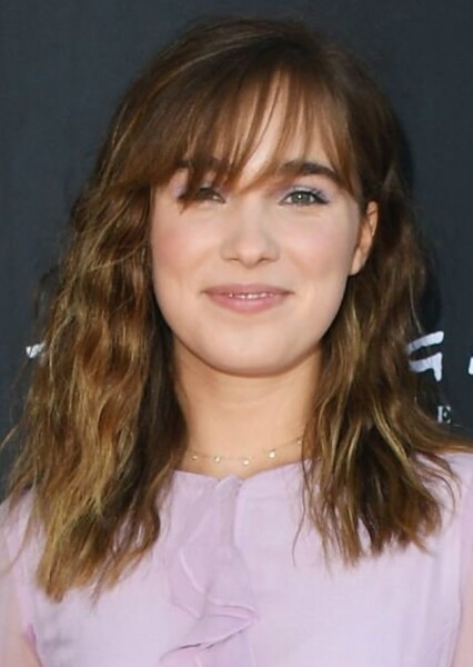 Haley Lu Richardson photo