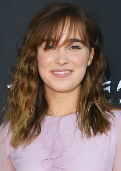 Haley Lu Richardson photo