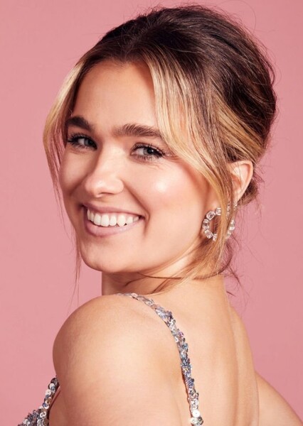 Haley Lu Richardson photo