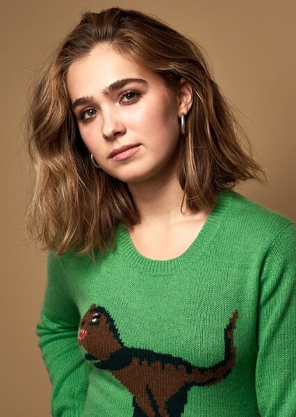 Haley Lu Richardson photo
