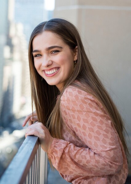 Haley Lu Richardson photo